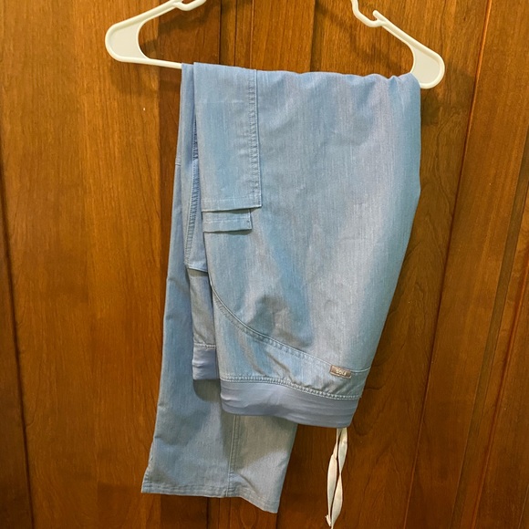 Figs Scrubs Heather Indigo Kade in size L/T